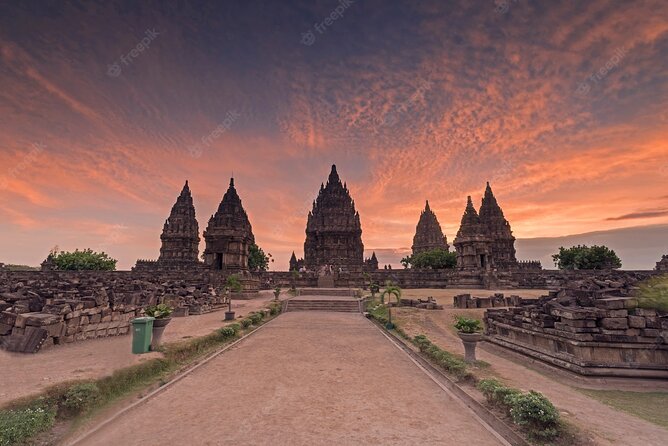1 Day Yogyakarta tour ( Borobudur temple, Merapi Lava Tour, Prambanan Temple) - Who this tour suits best