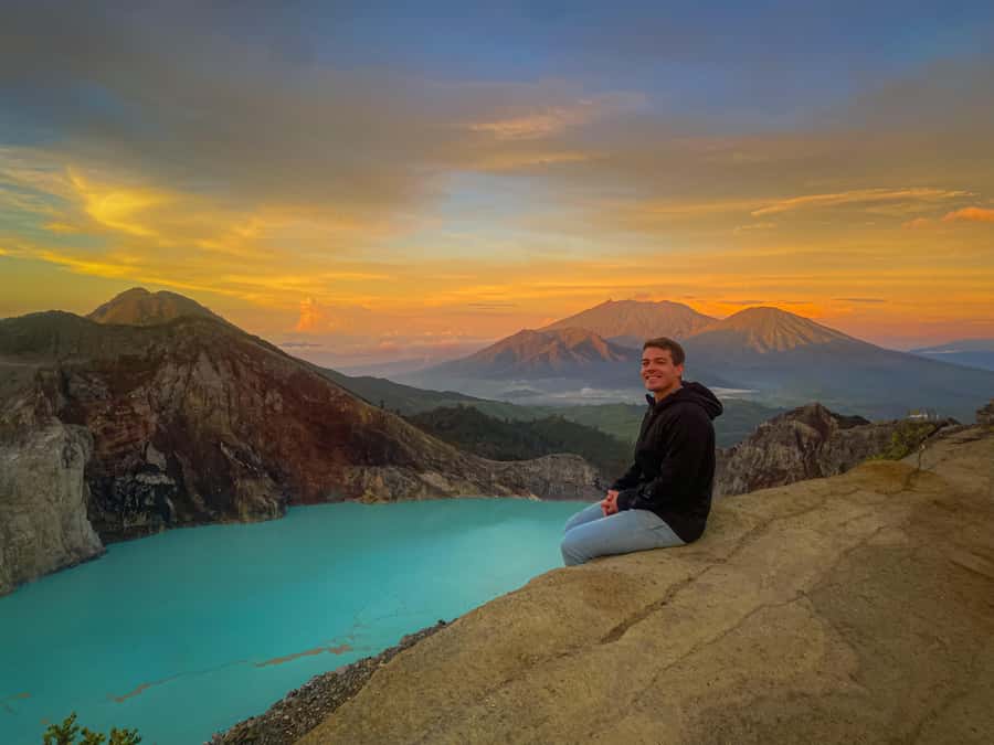 2D1N Bromo Sunrise & Ijen Blue Fire From Surabaya/Malang - Paltuding Camp and the Ijen Hike: Headlamp, Gas Mask, Thin Air