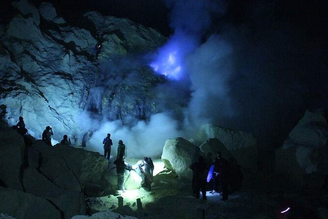 2Days - Bromo Sunrise Ijen Adventure via Malang - Day 1 late into Day 2: getting into Ijen position