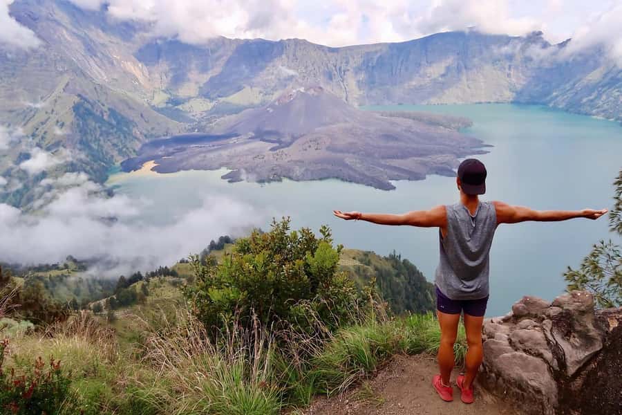 3d/2n trekking mount rinjani summit lake & hot springs - Day 2: summit sunrise, then down to Segara Anak for hot springs