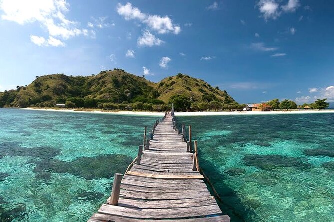 3D2N Sailing Komodo Living on Board Fiday to Sunday (Labuan Bajo) - Day 3: Kanawa Sunrise, Easy Island Snorkeling, and Back to Labuan Bajo