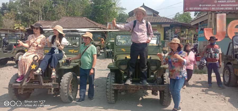 3days explore Yogyakarta Borobudur, Prambanan, Volcano, Etc. - What to bring for Borobudur steps and Merapi jeep time