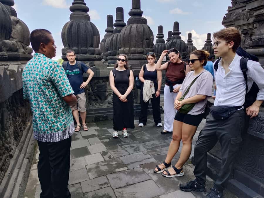 3days explore Yogyakarta Borobudur, Prambanan, Volcano, Etc. - Merapi Lava Tour by Willis jeep: banker to alien rock to mini museum