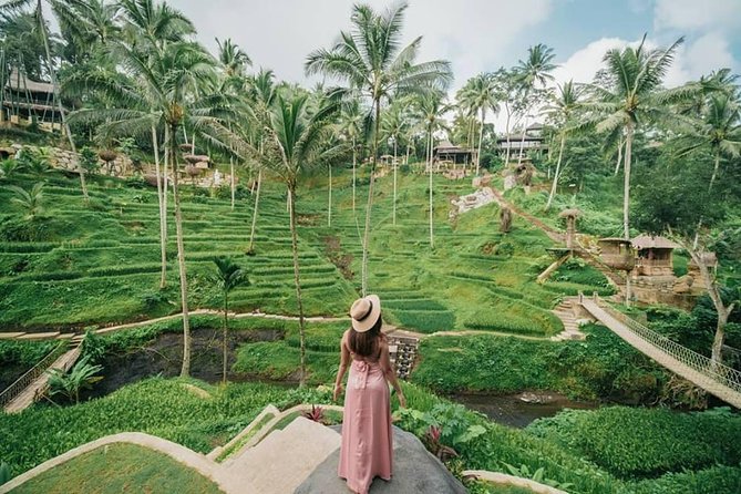 All inclusive Private 3 day tours package : Bali highlights - Day 1: Puseh Batuan, Ubud crafts, Batur Volcano, Tegalalang swing, and Monkey Forest