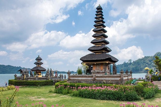 All Inclusive Sekumpul Waterfall Trekking , Handara Gate & Temple - Price, Booking Timing, and Why This Works for Families