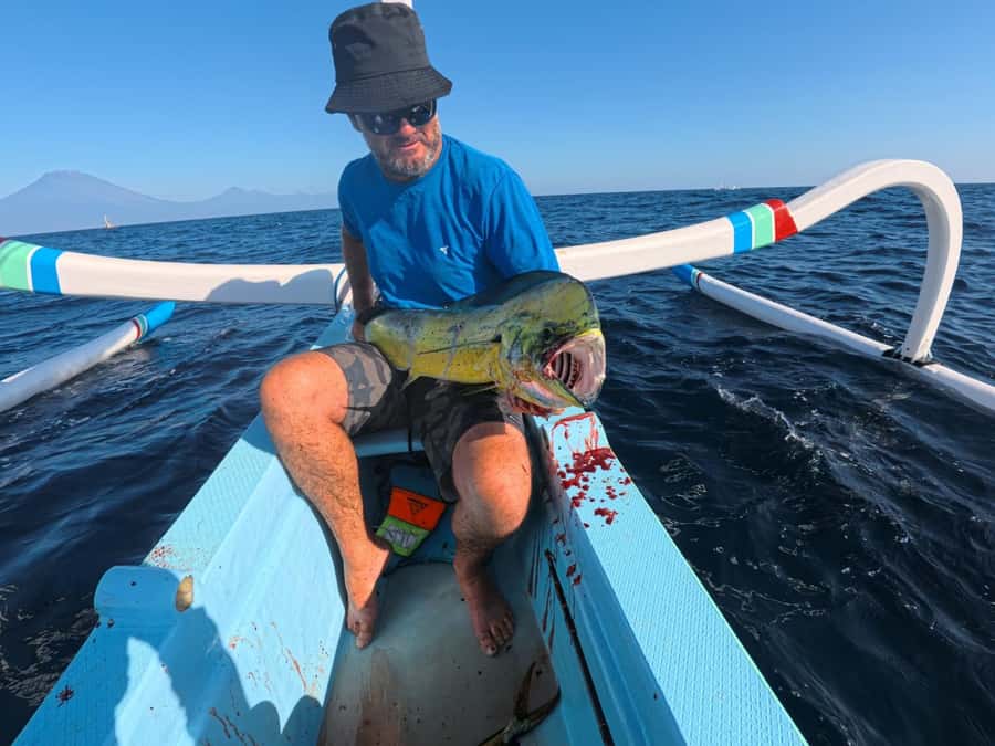 Amed: Private Sunrise Fishing & Catch-and-Cook Experience - Snacks, drinks, and the value of being looked after