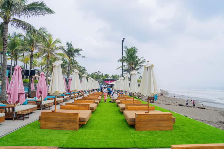 Atlas Beach Club Bali: DayBed Booking with F&B Credit - Extras that feel like value: merch discount, internet, and Super Club entry