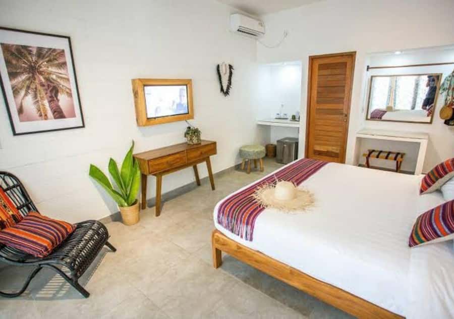 Bali: 3-Day Private Gili Islands Snorkel Tour with Hotel - Price and logistics: what you are paying for at $399