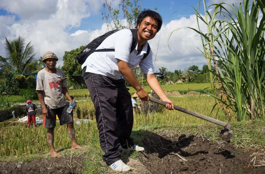 Bali: 6-Hour UNESCO Sites Cultural Walking Tour - Inside a Priest’s Compound, How Families Shape the Spirit of Bali