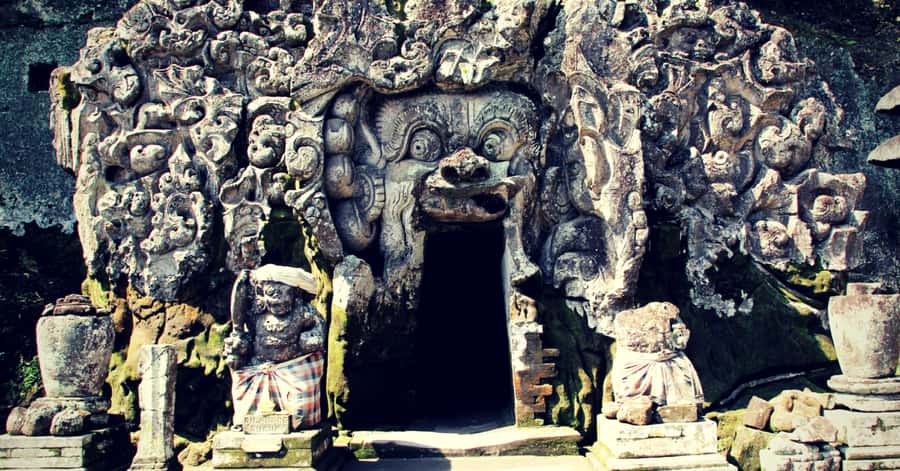 Bali: Archeology Museum, Gunung Kawi & Goa Gajah Temple Tour - Gunung Kawi and the Pakerisan River ruins: bring your legs, bring your imagination