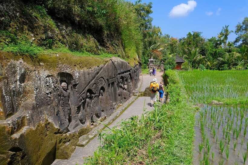 Bali: Archeology Museum, Gunung Kawi & Goa Gajah Temple Tour - Goa Gajah: the demon-mouth entrance and a quieter inner sanctuary