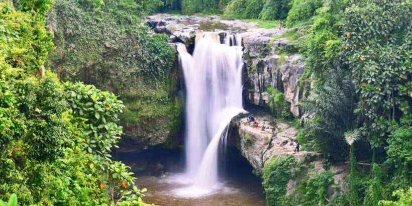 Bali: ATV Gorilla Cave, Ubud Monkey Forest, & Waterfall Tour - Tegenungan Waterfall: Photos, Free Time, and the Swim Hour