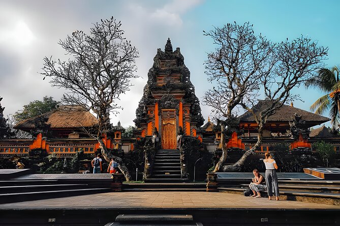 Bali ATV Ride And Ubud Tour Packages : Best Quad Bike Trip - Ubud Palace: 30 minutes that gives you the right context