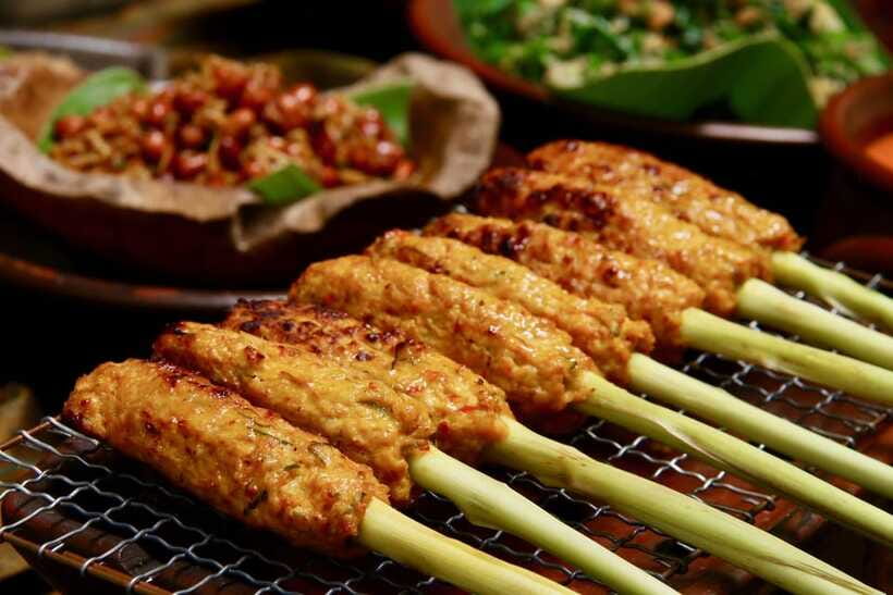 Bali: Authentic Culinary Street Food Experience Tour - Gianyar Night Market: where the tour turns into a real food story