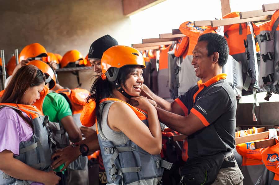 Bali: Ayung River Guided Rafting Adventure with Lunch - Ayung Valley prep: gear up, then face the step count