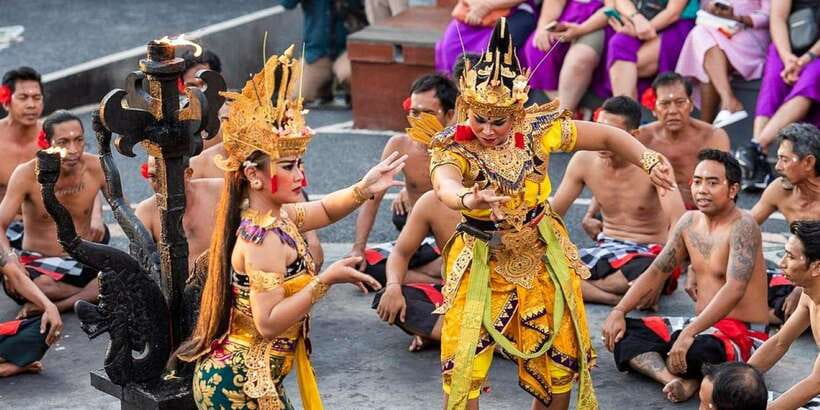 Bali: Beaches, Uluwatu Temple Sunset & Fire Kecak Dance Show - How this day feels, from beach sand to cliffside sunset
