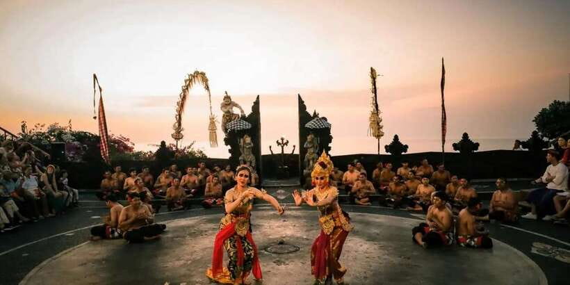 Bali: Beaches, Uluwatu Temple Sunset & Fire Kecak Dance Show - What to bring so the day stays comfortable