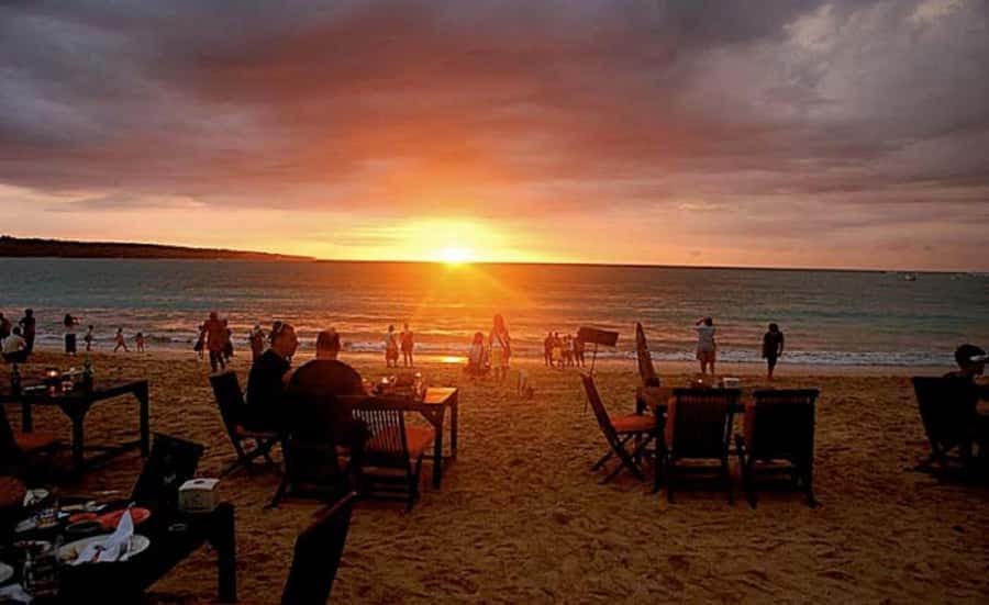Bali: BeachTrip Padang - Padang, Melasti, & Jimbaran Sunset - Beach Crowd Reality: Making the Most of Each Stop