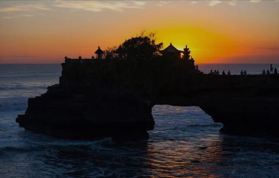 Bali: Bedugul, Jatiluwih, Taman ayun, Tanah lot private tour - What to bring (and what to skip) for temple and terrace time