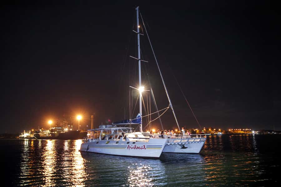 Bali/Benoa: 5-Course Romantic Evening Cruise With Live Music - Benoa Harbor Welcome and the Low-Crowd Feel