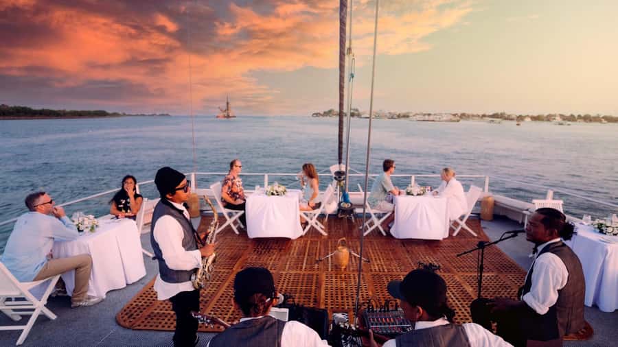 Bali/Benoa: 5-Course Romantic Evening Cruise With Live Music - Who This Romantic Cruise Is For (and Who Might Skip It)