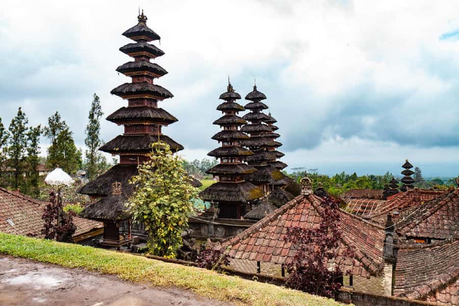 Bali: Besakih Great Temple & Penglipuran Village Day Tour - From pickup to temple circuit, how this Bali day stays sane