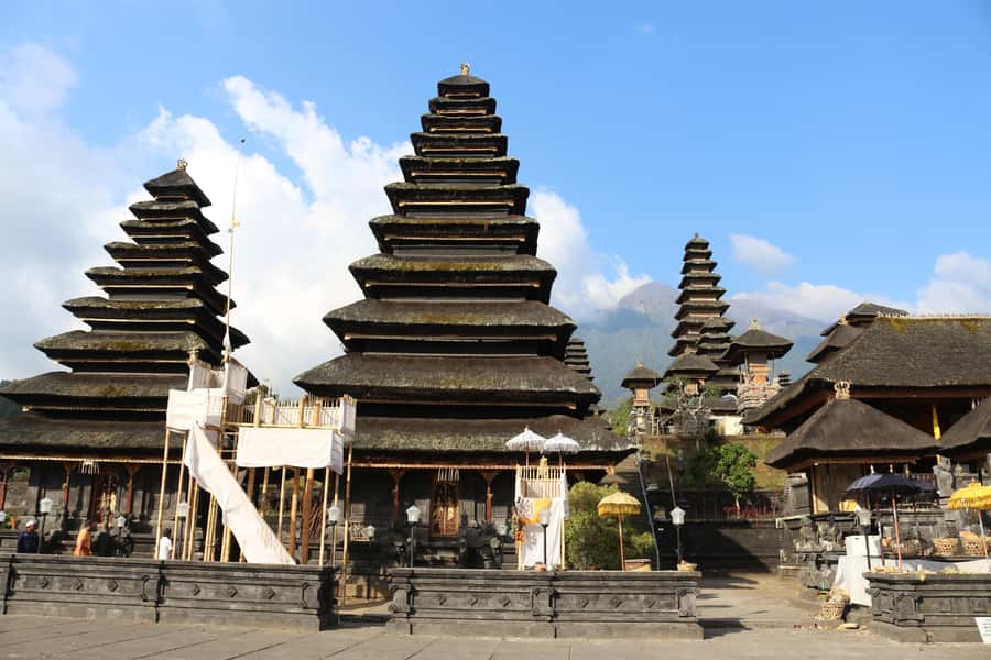 Bali: Besakih Great Temple & Penglipuran Village Day Tour - How to behave at Besakih so your photos and timing work out