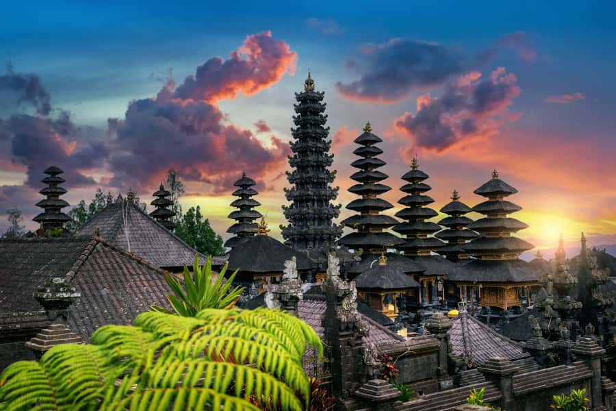 Bali: Besakih Temple & Lempuyang Temple Gates of Heaven Tour - Tirta Gangga Royal Water Palace, Past Royal Leisure to Present Calm