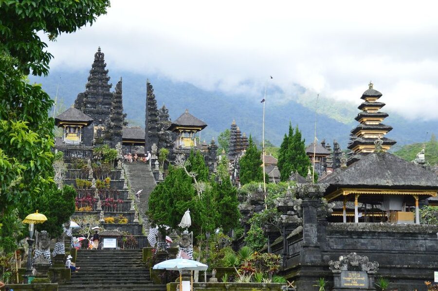 Bali: Besakih Temple & Lempuyang Temple Gates of Heaven Tour - Mount Agung Views: What You Can Expect and How to Not Stress