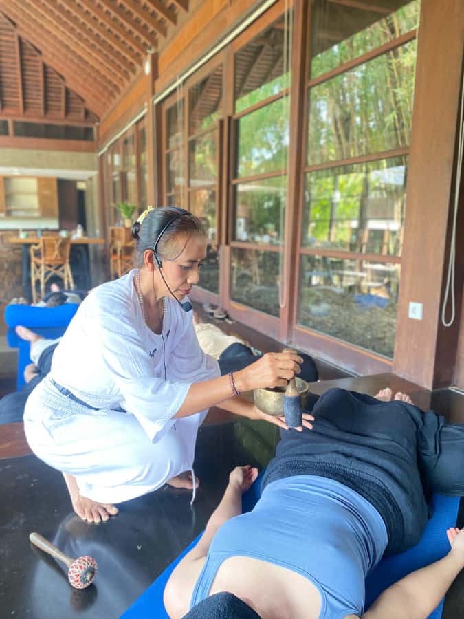 Bali: Chakras sound sanctuary | Sound healing ADDA YOGA - Meet Made: Your Sound Healer and the Style of the Session