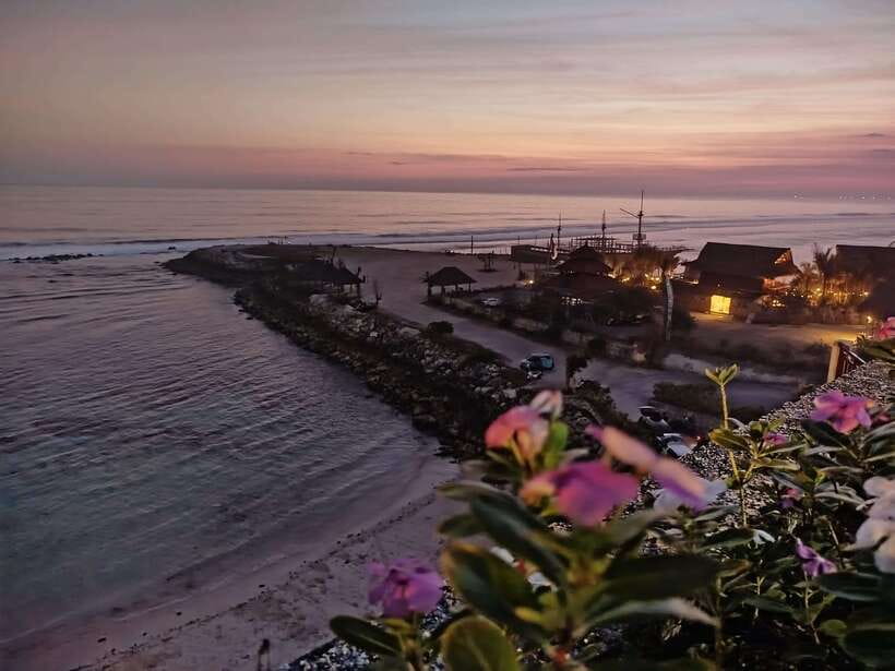 Bali: Customizable Beach Day Tour with Hotel Pickup - Padang Padang Beach: The Sand-and-Swim Start