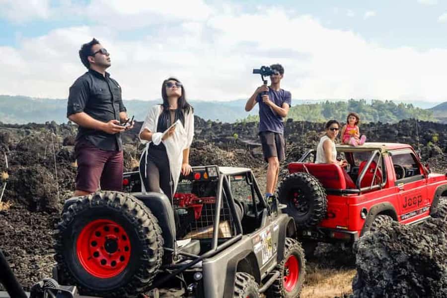 Bali: Day/Sunset Mount Batur 4WD Jeep and Natural Hot Spring - What the Picnic and Drinks Add to the Day
