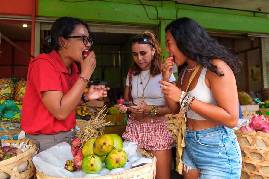 Bali: Delicious Indonesian Food Tour - Practical tips for enjoying the walk and tasting menu