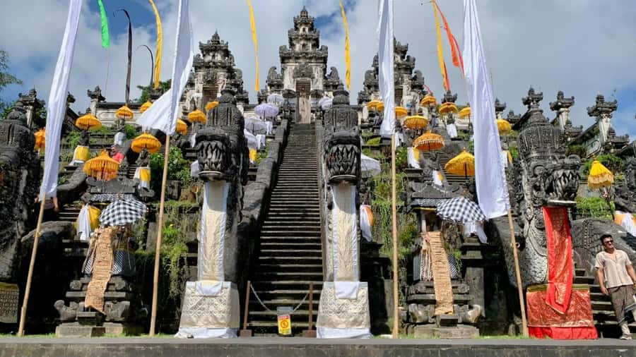 Bali: East Bali Day Trip with Temesi Waterfall - Lempuyang Photo Timing, Lines, and What to Do While You Wait