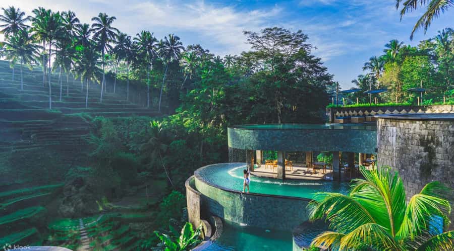 Bali : Explore Beauty of Ubud with 3 Best Tour Options - Packing checklist for a Ubud day that includes water and temples