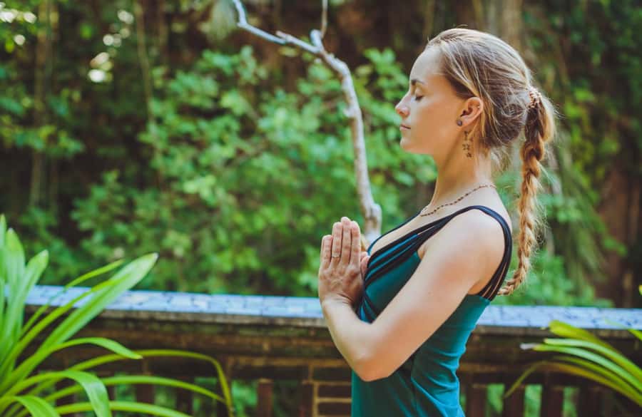 Bali: Healing and Aura Cleansing Tour with Yoga & Meditation - Mangening Temple meditation and the Melukat cleansing