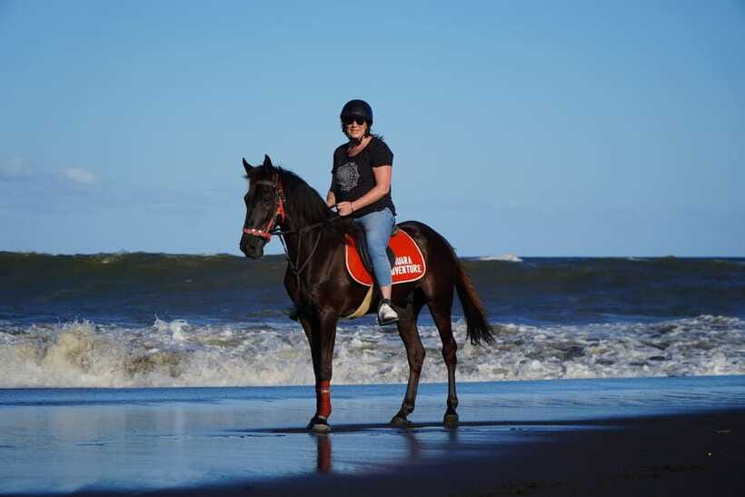 Bali: Horse Riding Experience in Sanur (1 Hour ride) - Sunrise on Sanur: What the Ride Feels Like in Real Life