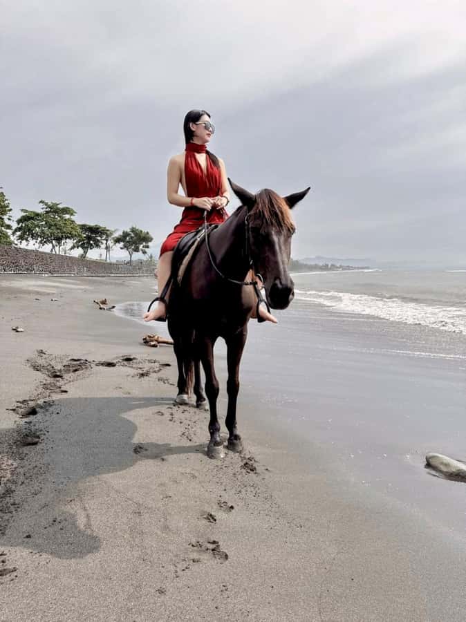 Bali: Horseback Tour Through Saba Beach and Local Temples. - Who this Bali horse ride suits best