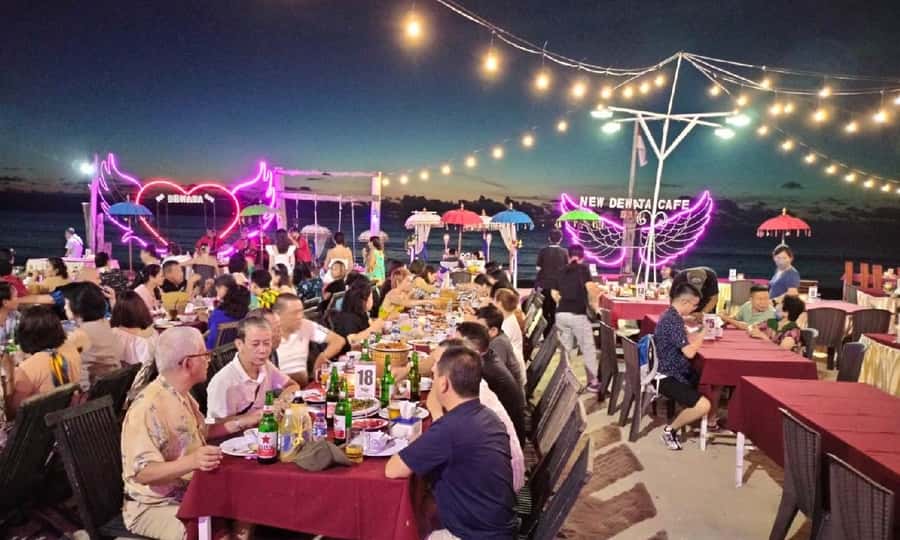 Bali: Jimbaran New Dewata Cafe Seafood Meal with Drinks - Jimbaran Beach sunset, the real reason this meal works