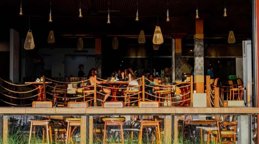 Bali: Jimbaran Seafood Market Tour with Sunset Dinner - Sunset dinner on Jimbaran Bay: what makes it feel special