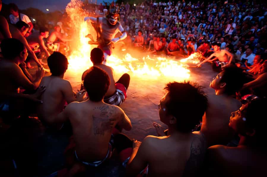Bali: Kecak Fire Dance Entry Ticket and Uluwatu Temple - How the schedule and crowds actually affect your night