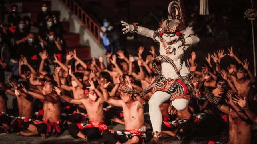 Bali: Kecak Fire Dance Entry Ticket and Uluwatu Temple - Who this Bali evening experience is best for