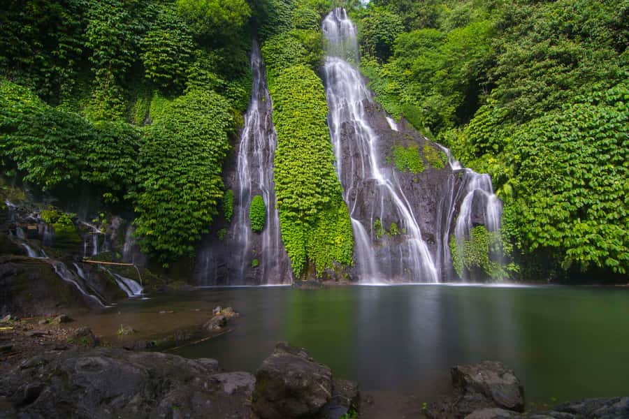 Bali: Lake Bratan, Handara Gate, Waterfall & Swing Tour - Handara Gate Photo Stop in the Forested Highlands