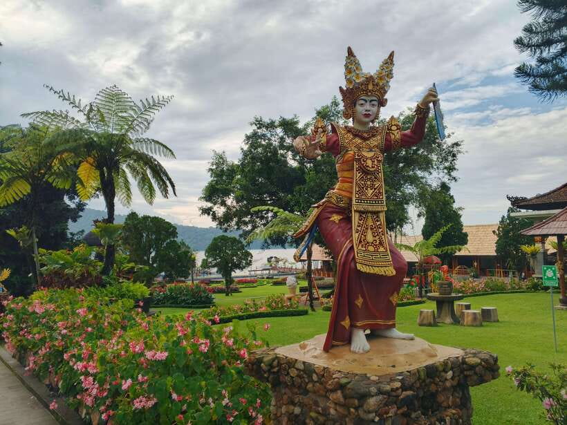 Bali: Lake Temple, Jatiluwih Rice Terrace & Waterfall Tour - Timing tips that make the day smoother