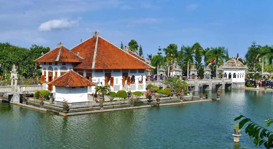 Bali: Lempuyang Temple, Tirta Gangga, and Taman Ujung Tour - Rules, Dress Code, and What to Pack