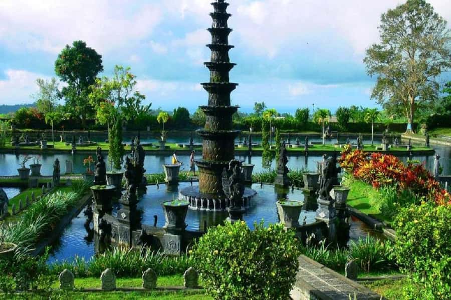 Bali: Lempuyang Temple, Tirta Gangga, Taman Ujung & Beach - Guide quality: why Ida and Gusti matter more than you think
