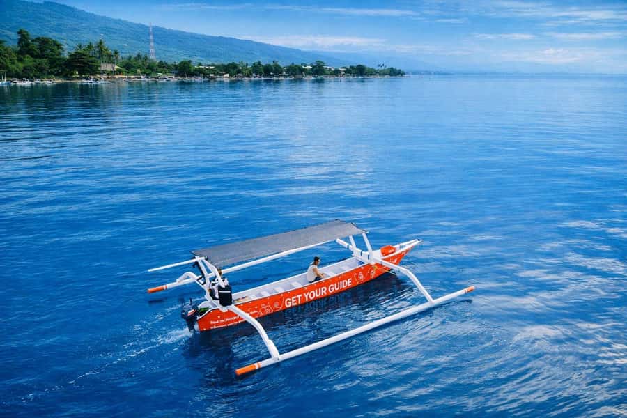 Bali/Lovina: Guided Dolphin Watching & Sunrise Boat Snorkel - The boat setup: what you’re doing during the chase