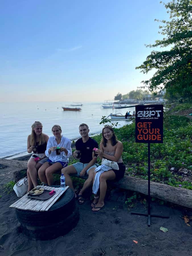 Bali/Lovina: Guided Dolphin Watching & Sunrise Boat Snorkel - When dolphins finally show: what to expect in the moment