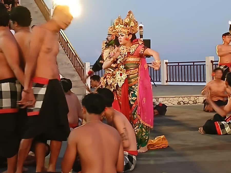 Bali: MELASTI BEACH SUNSET KECAK DANCE WITH DINNER PACKAGES - Should you book this Melasti Beach Kecak and Jimbaran Dinner Tour?
