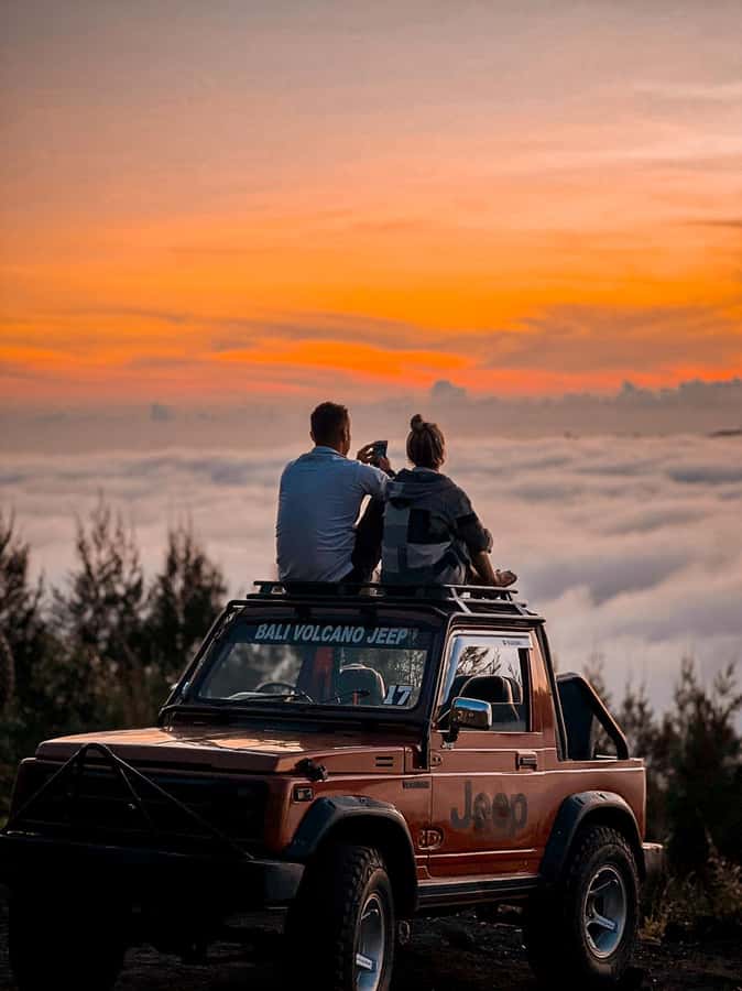 Bali/Mount Batur: Private Sunrise Jeep Tour & Hot Spring - Your morning logistics start at Mt Batur Lounge